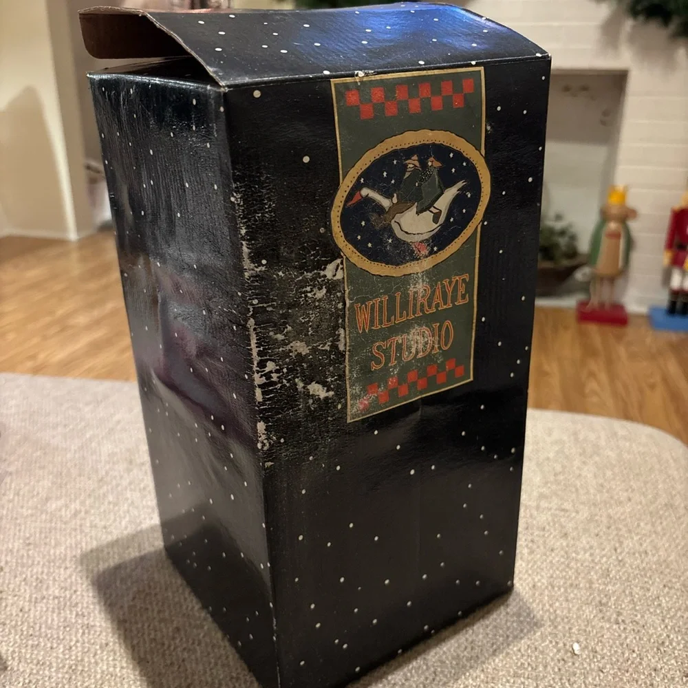 Williraye Studio WW4203 Birdhouse with Cow Weathervane - Picture 6 of 6